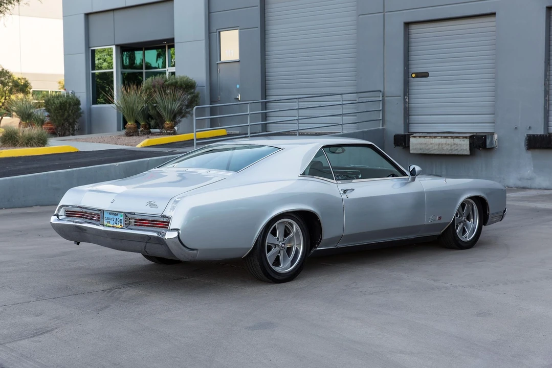 1966 Buick Riviera 2nd Gen - Image 25 of 31