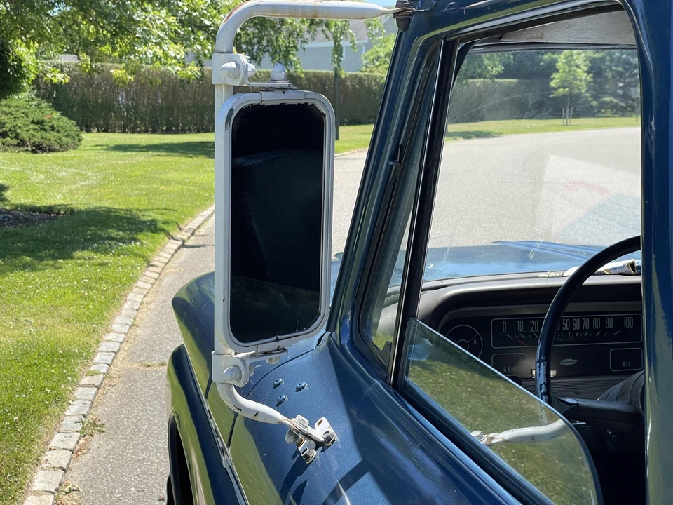 1966 Chevrolet Suburban 5th Gen - Image 27 of 31