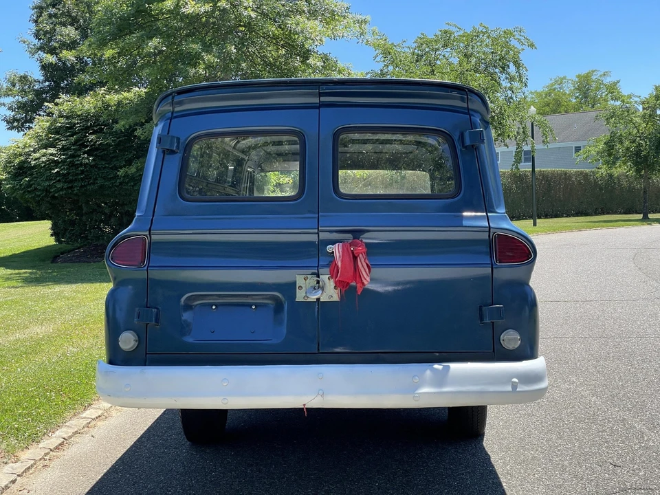 1966 Chevrolet Suburban 5th Gen - Image 5 of 31