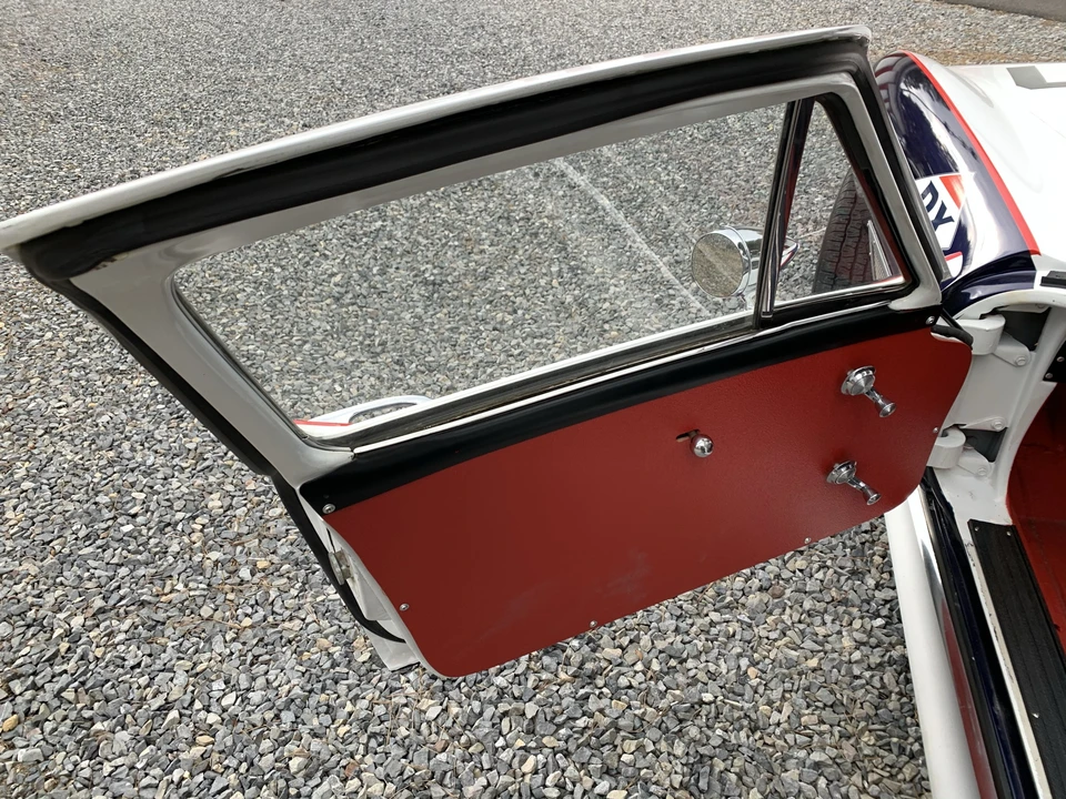 1966 Chevrolet Corvette C2 - Image 25 of 31