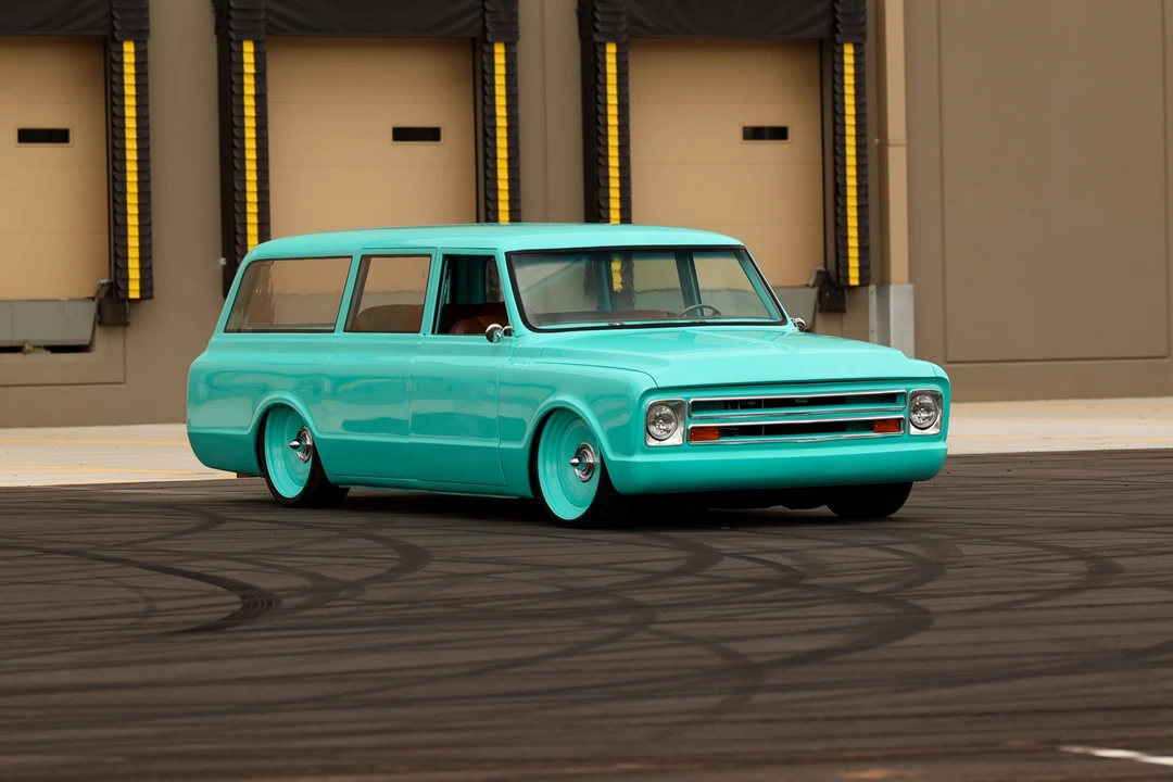 1968 Chevrolet Suburban 6th Gen - Image 5 of 31