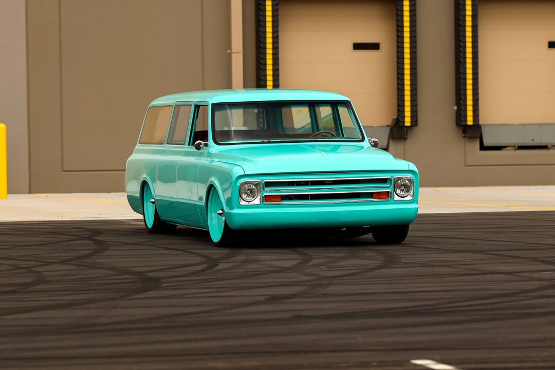 1968 Chevrolet Suburban 6th Gen - Image 9 of 31
