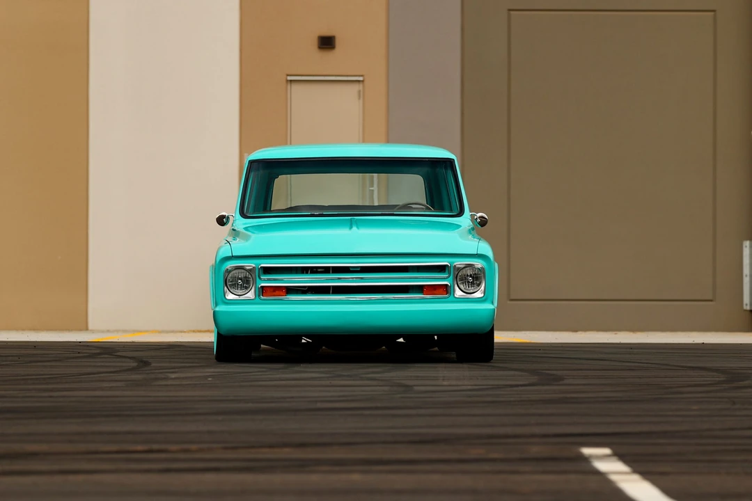 1968 Chevrolet Suburban 6th Gen - Image 10 of 31
