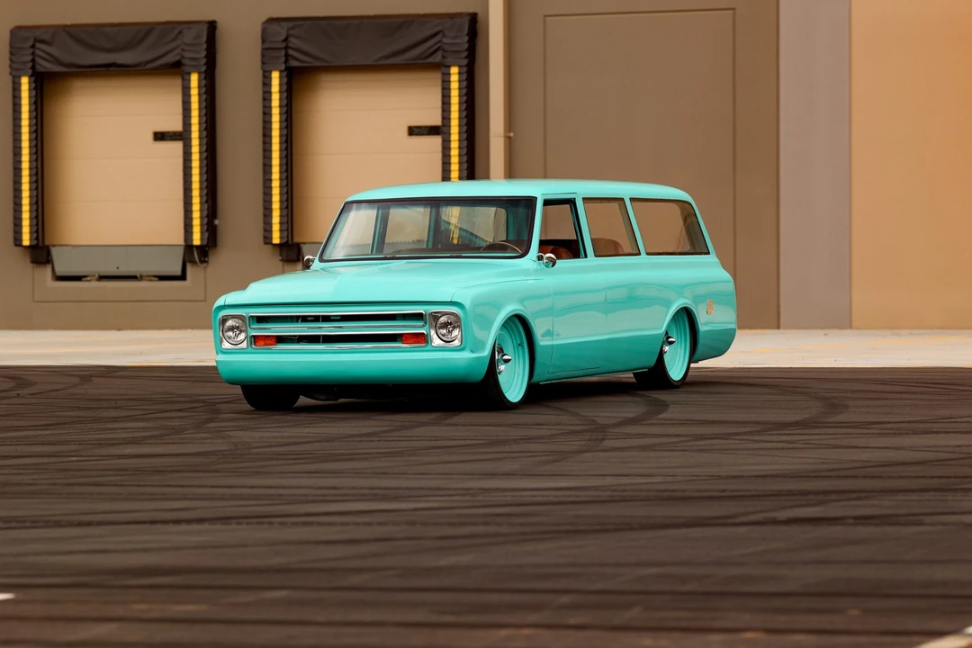 1968 Chevrolet Suburban 6th Gen - Image 15 of 31
