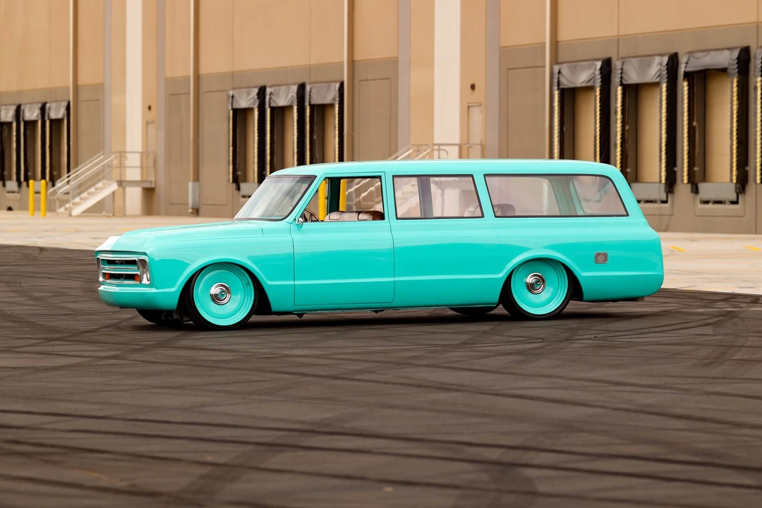 1968 Chevrolet Suburban 6th Gen - Image 24 of 31