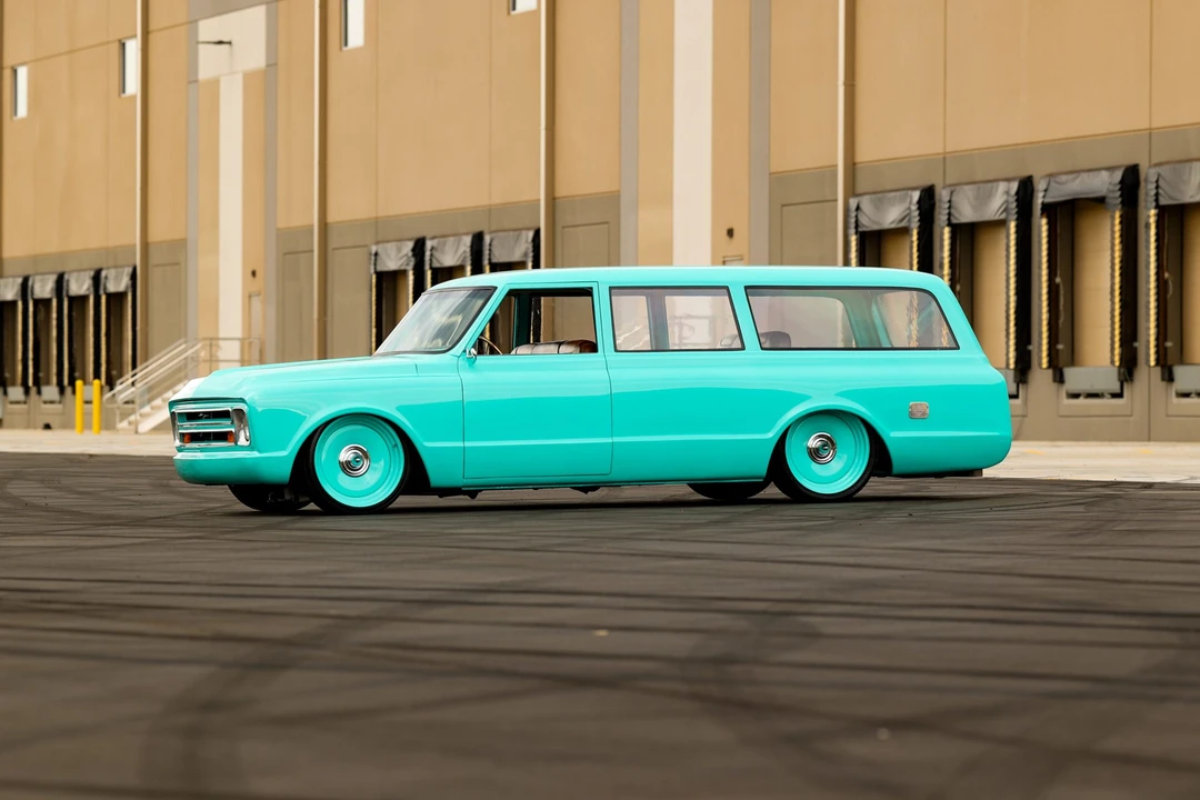 1968 Chevrolet Suburban 6th Gen - Image 25 of 31