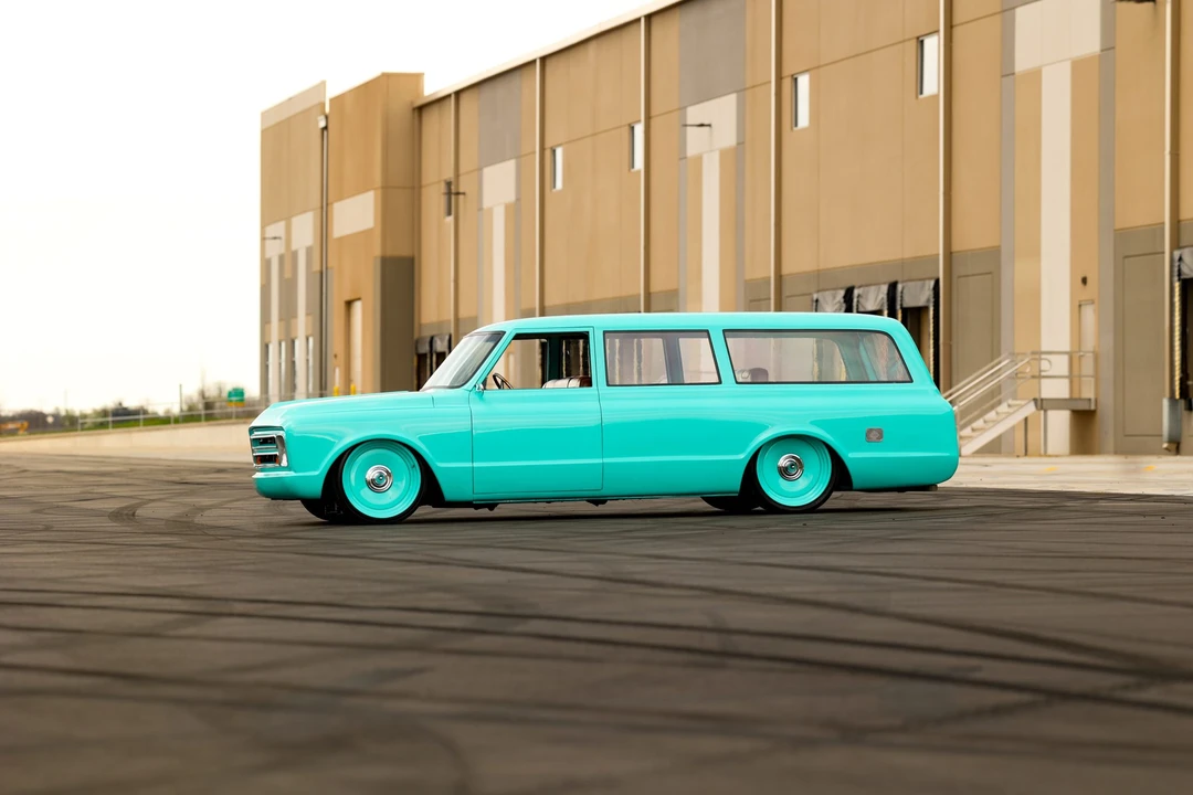 1968 Chevrolet Suburban 6th Gen - Image 26 of 31