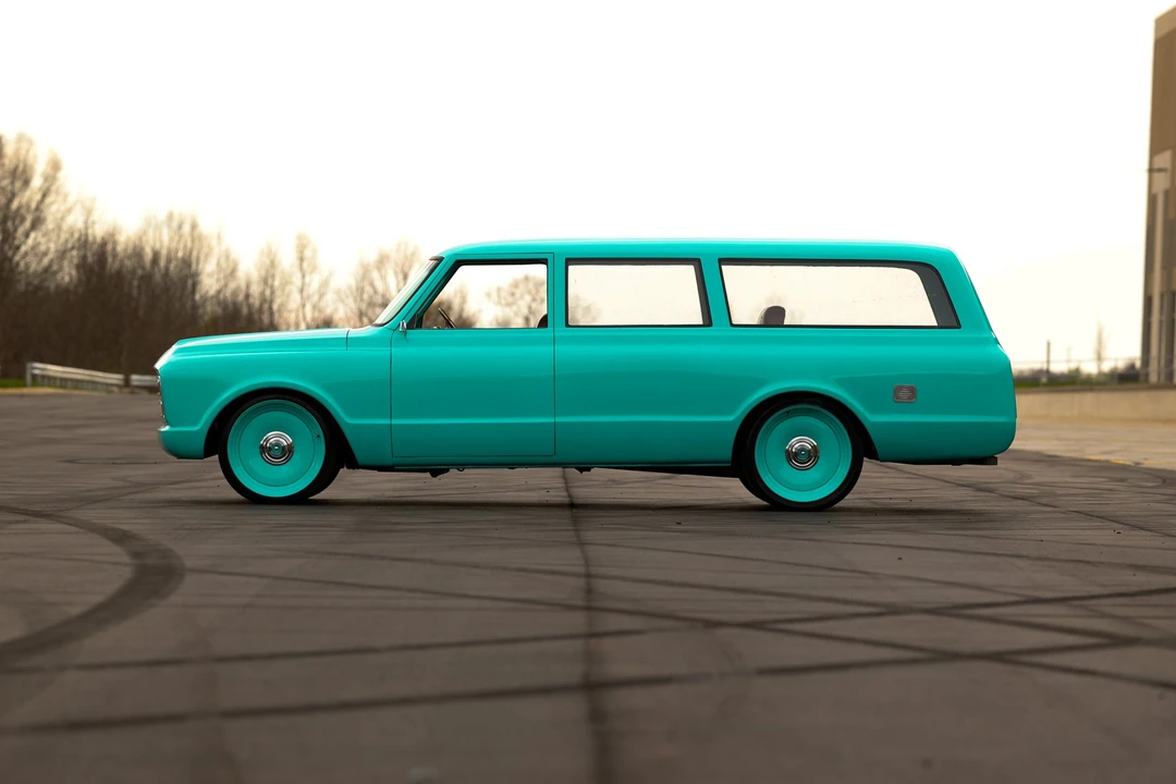 1968 Chevrolet Suburban 6th Gen - Image 30 of 31