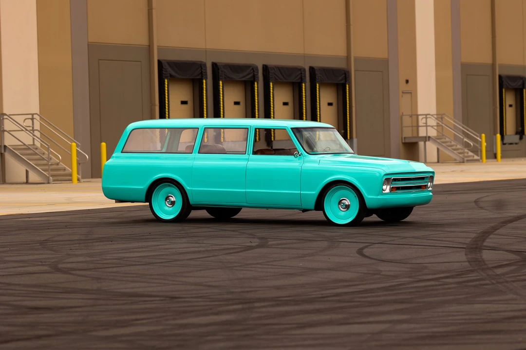 1968 Chevrolet Suburban 6th Gen - Image 3 of 31