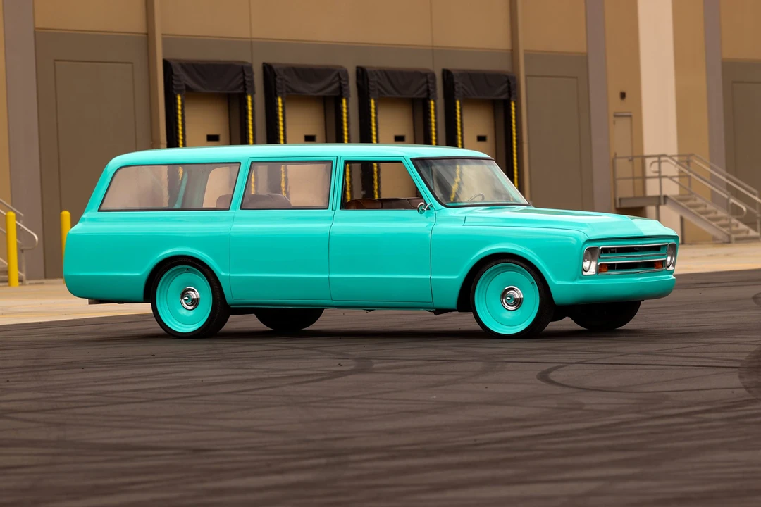 1968 Chevrolet Suburban 6th Gen - Image 2 of 31
