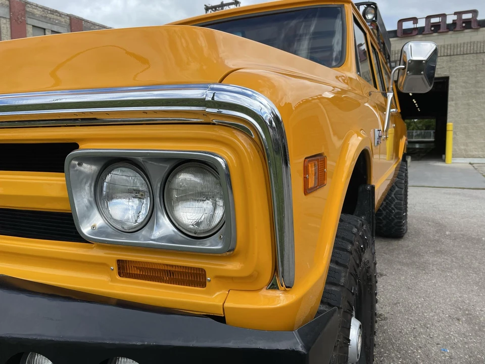 1969 GMC Suburban 6th Gen - Image 23 of 31