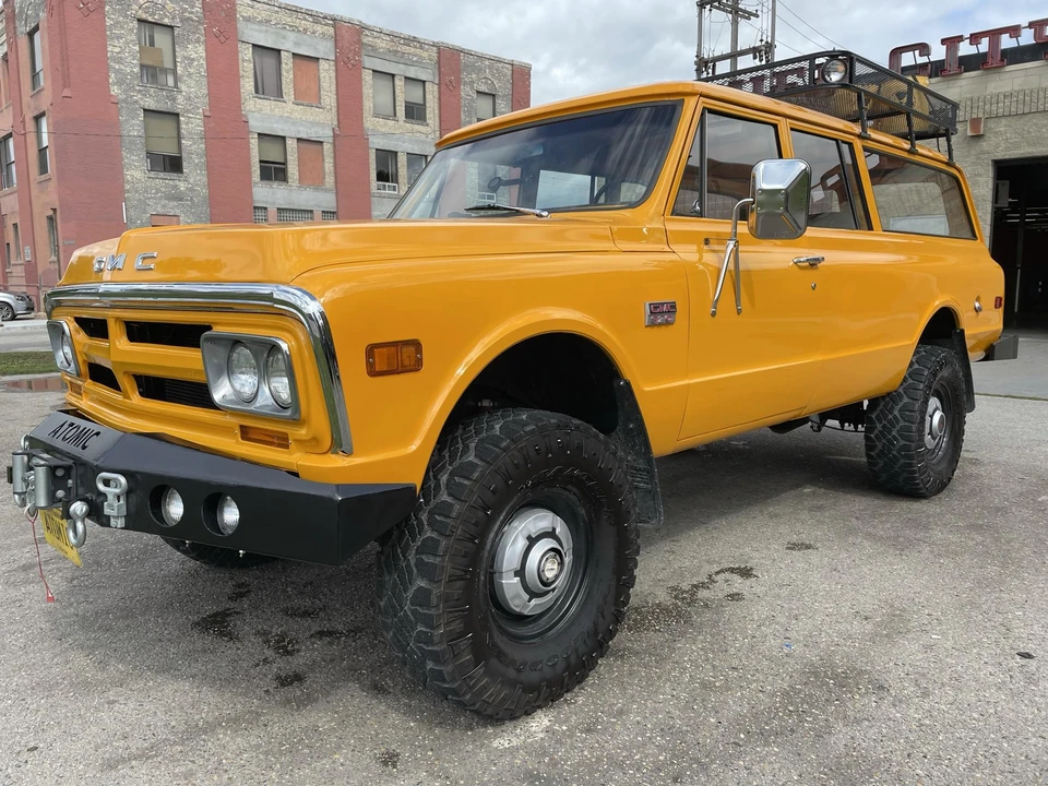 1969 GMC Suburban 6th Gen - Image 7 of 31