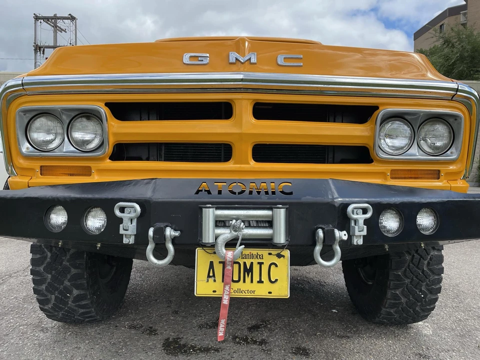 1969 GMC Suburban 6th Gen - Image 19 of 31