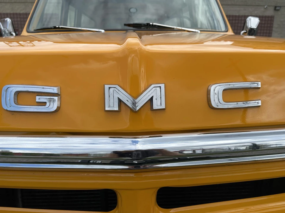 1969 GMC Suburban 6th Gen - Image 20 of 31