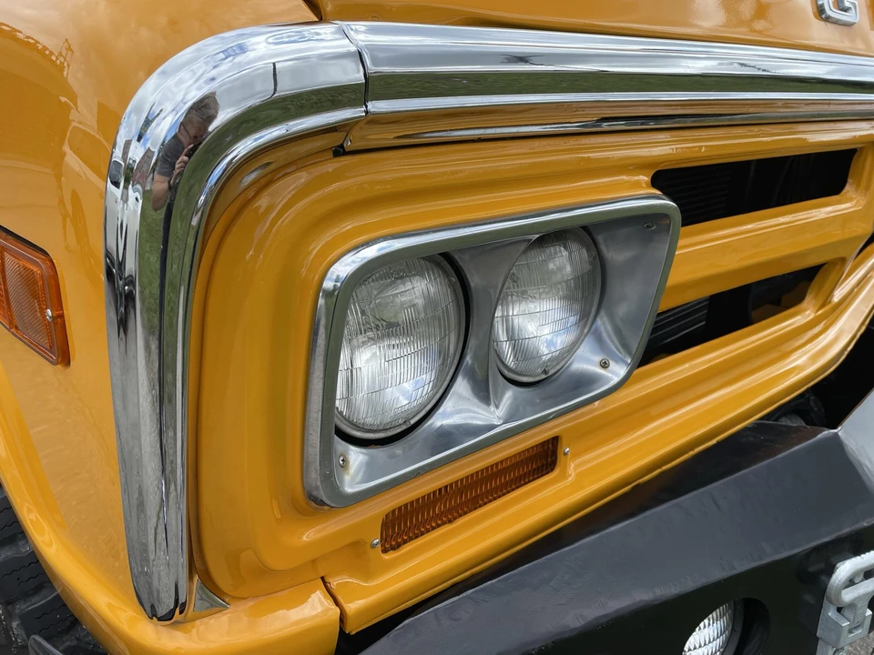 1969 GMC Suburban 6th Gen - Image 22 of 31