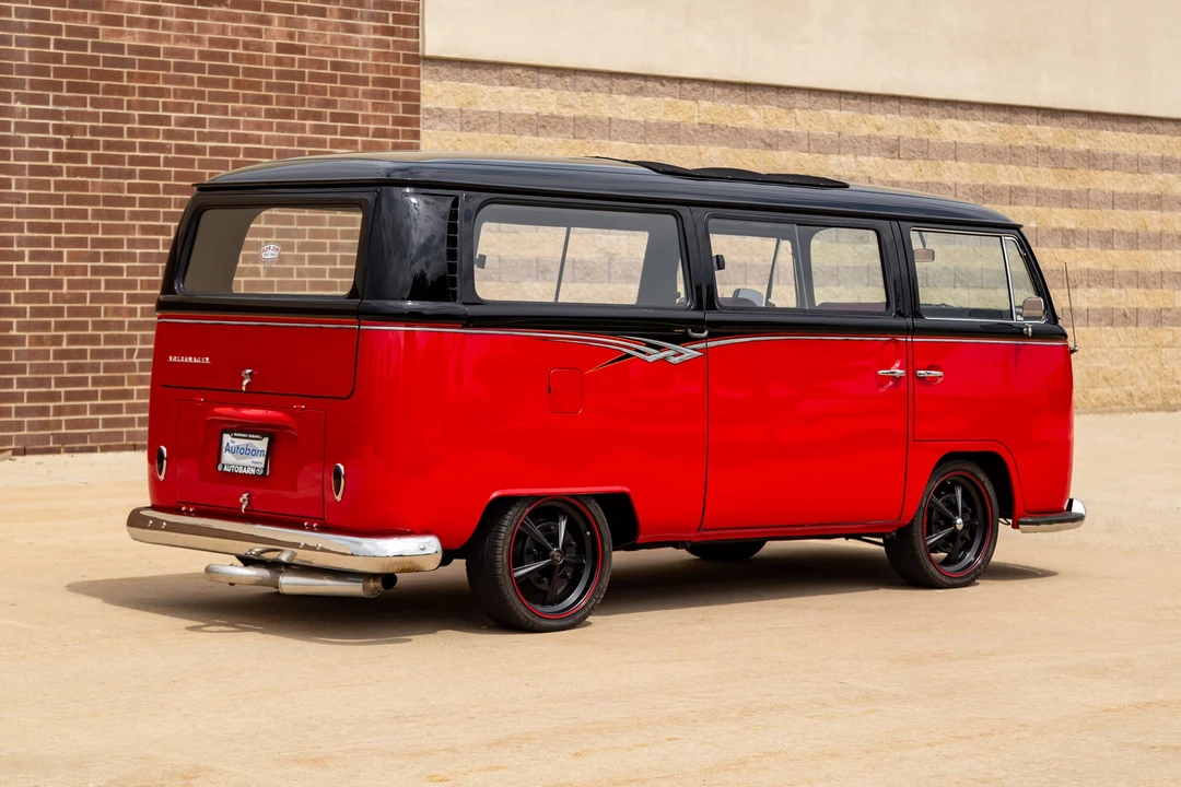 1969 Volkswagen Bay-Window Bus - Image 13 of 31
