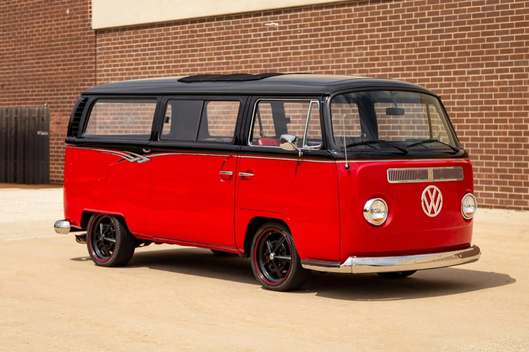 1969 Volkswagen Bay-Window Bus - Image 7 of 31