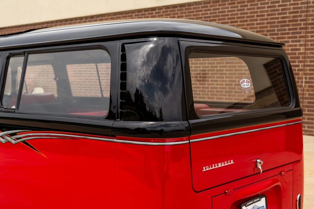 1969 Volkswagen Bay-Window Bus - Image 24 of 31