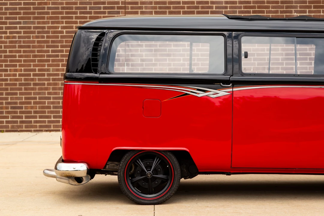 1969 Volkswagen Bay-Window Bus - Image 21 of 31