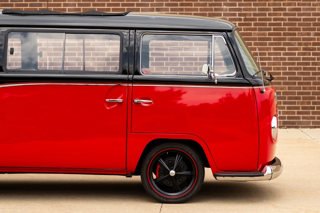 1969 Volkswagen Bay-Window Bus - Image 20 of 31