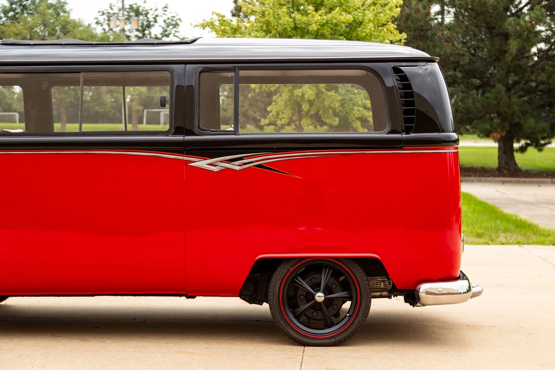 1969 Volkswagen Bay-Window Bus - Image 26 of 31