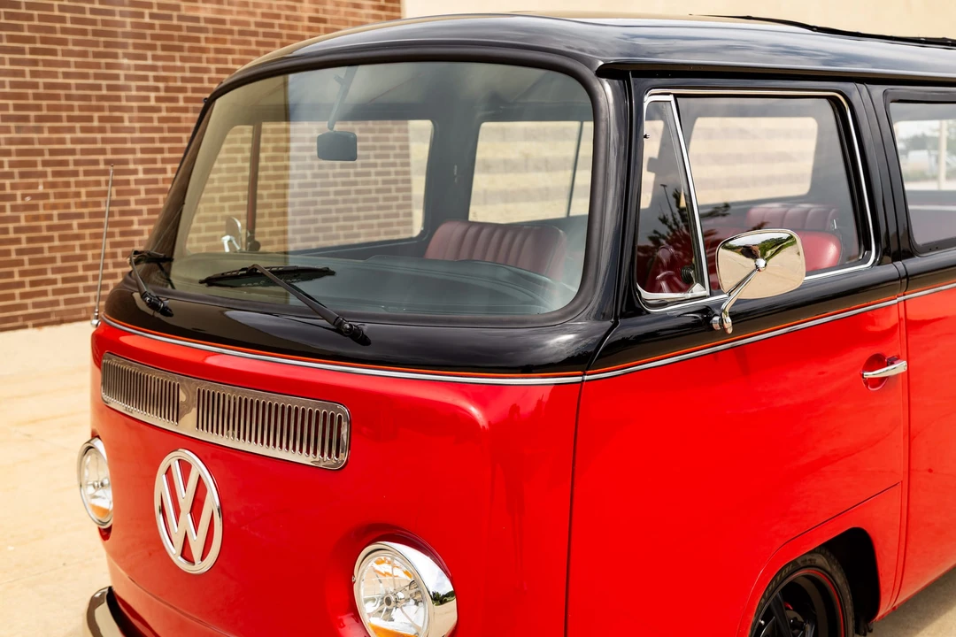 1969 Volkswagen Bay-Window Bus - Image 28 of 31