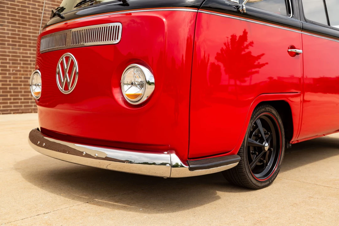 1969 Volkswagen Bay-Window Bus - Image 29 of 31