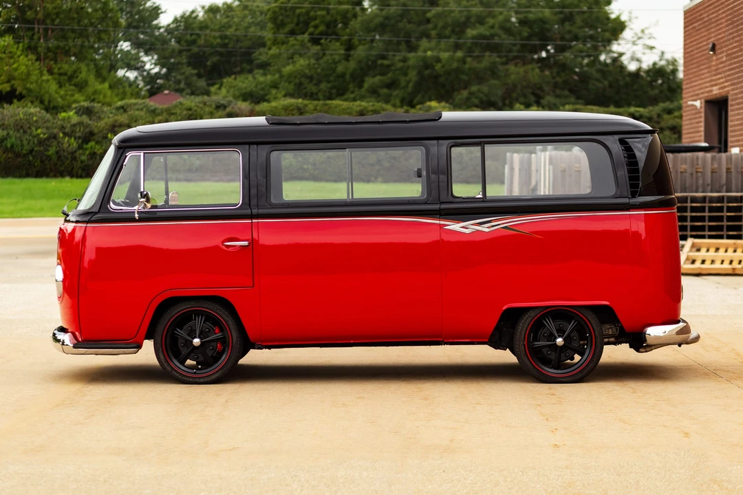 1969 Volkswagen Bay-Window Bus - Image 16 of 31
