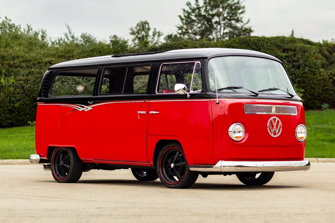 1969 Volkswagen Bay-Window Bus - Image 8 of 31