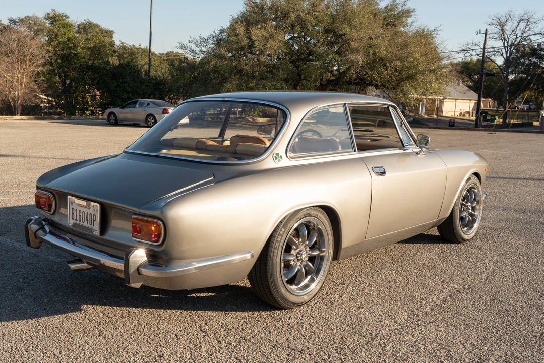 1971 Alfa Romeo 2000 GT Veloce - Image 4 of 31