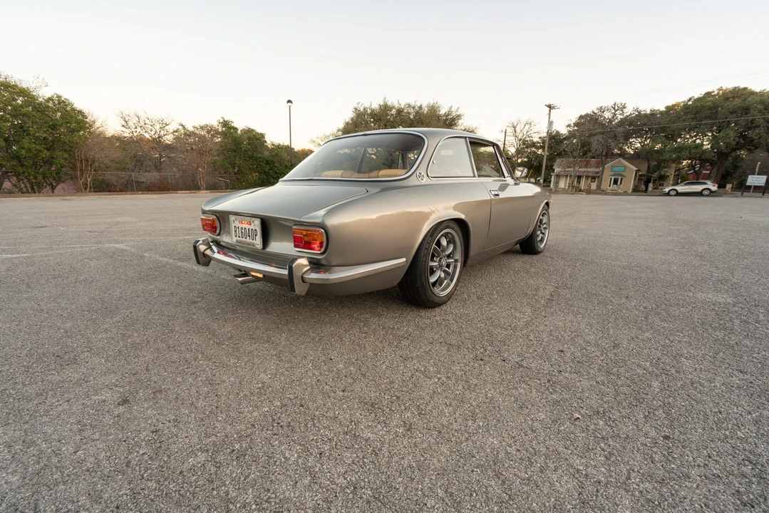 1971 Alfa Romeo 2000 GT Veloce - Image 12 of 31