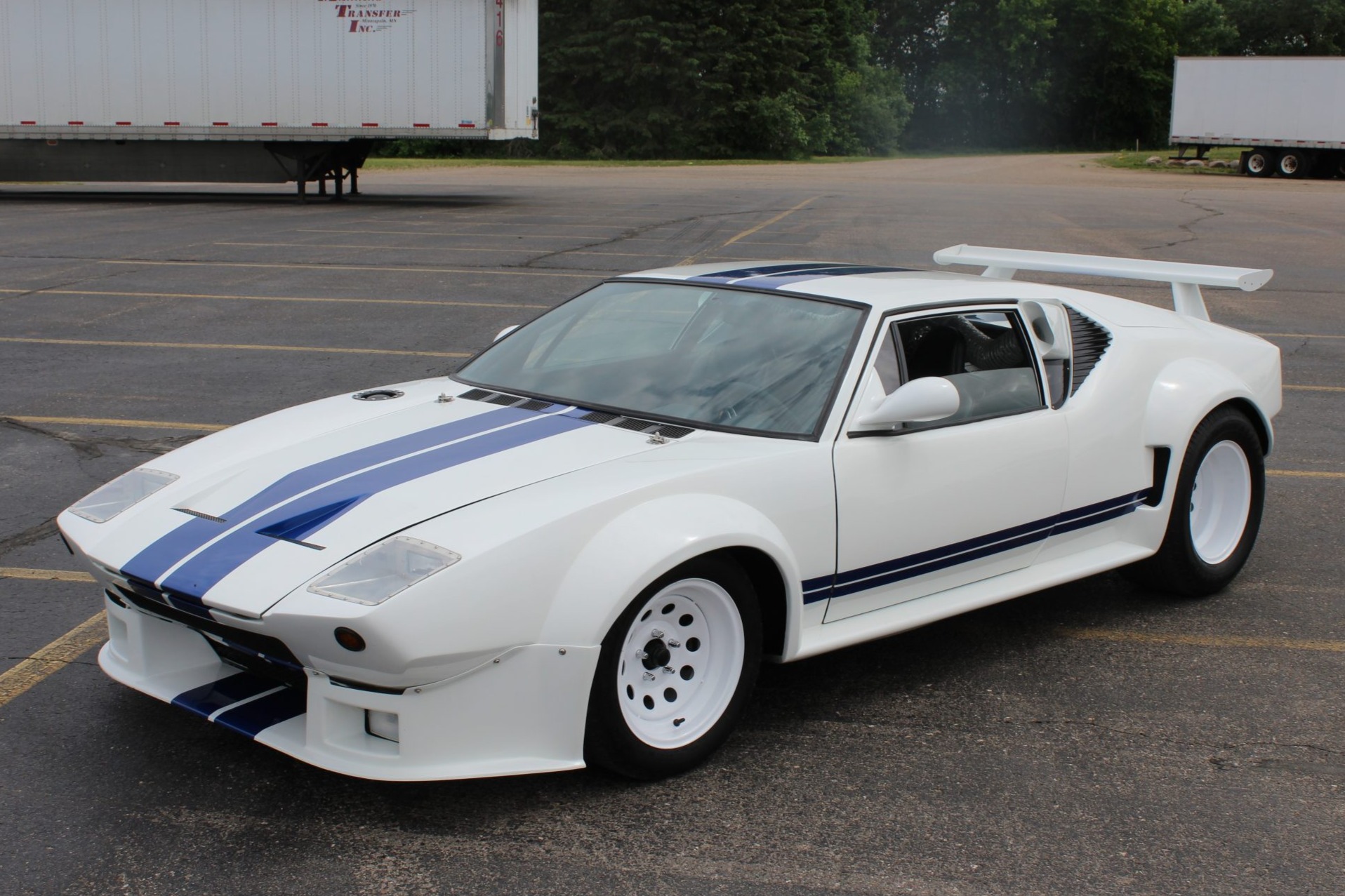 Modified 1971 DeTomaso Pantera