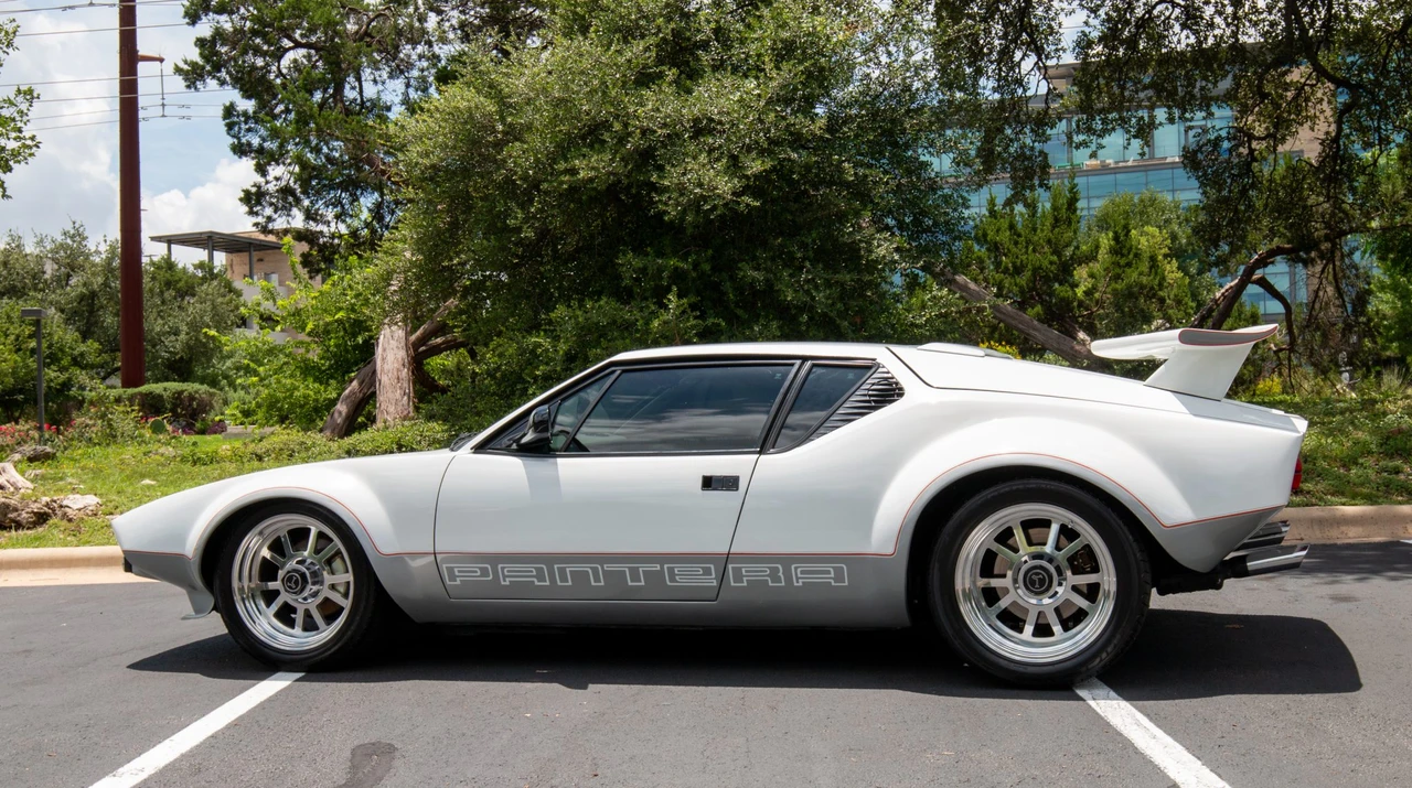 1973 DeTomaso Pantera - Image 9 of 31