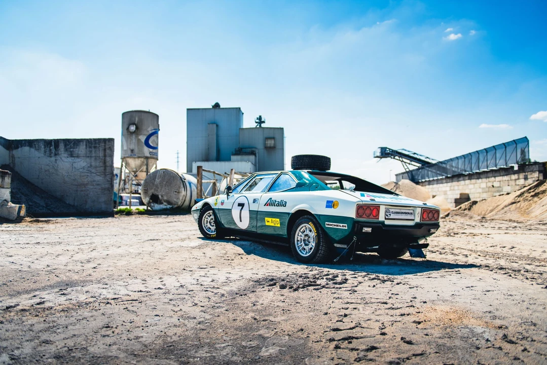 1975 Ferrari 308 GT4 - Image 17 of 31