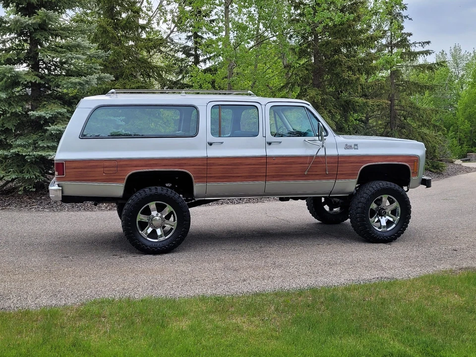 1979 GMC Suburban 7th Gen - Image 11 of 31