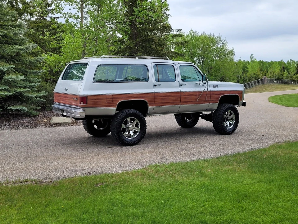 1979 GMC Suburban 7th Gen - Image 10 of 31