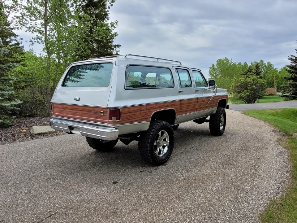 1979 GMC Suburban 7th Gen - Image 9 of 31