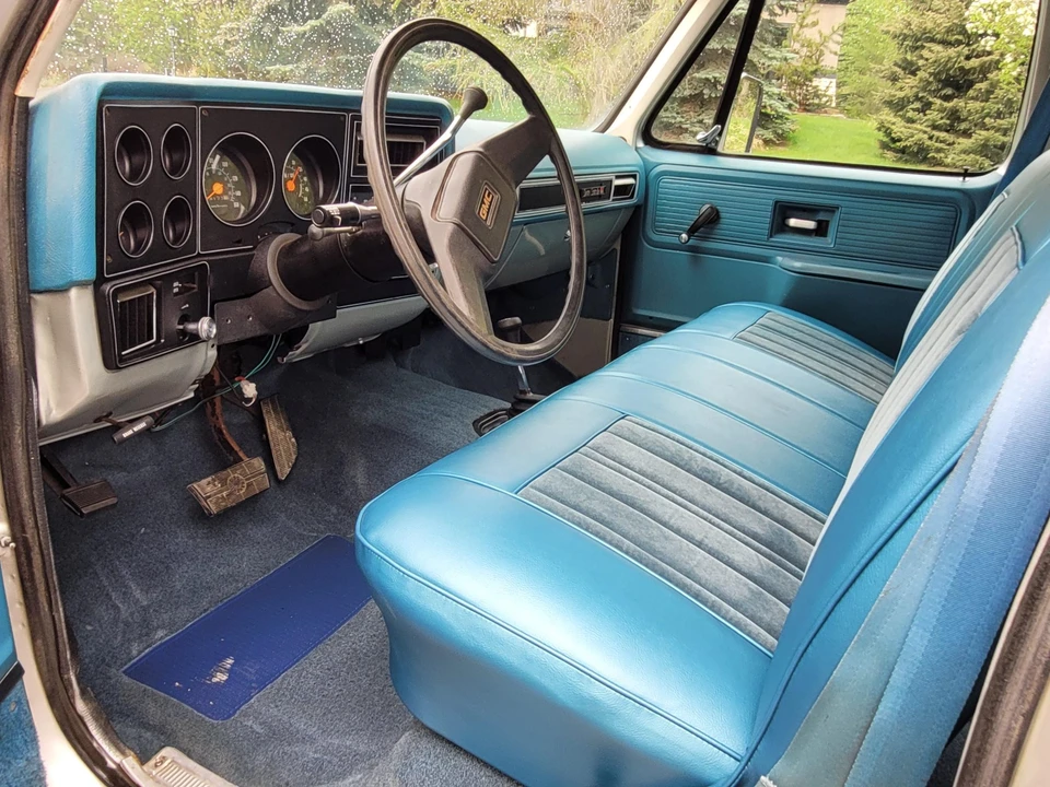 1979 GMC Suburban 7th Gen - Image 27 of 31
