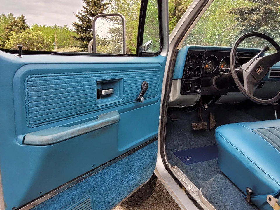1979 GMC Suburban 7th Gen - Image 26 of 31