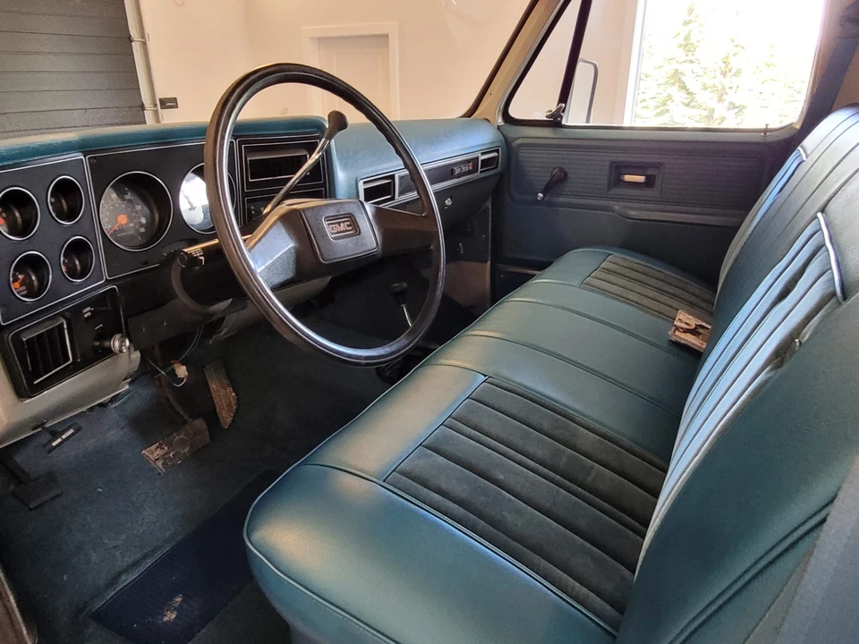 1979 GMC Suburban 7th Gen - Image 28 of 31