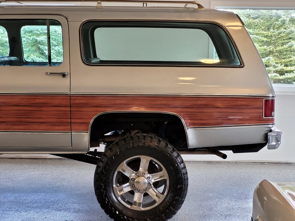 1979 GMC Suburban 7th Gen - Image 24 of 31