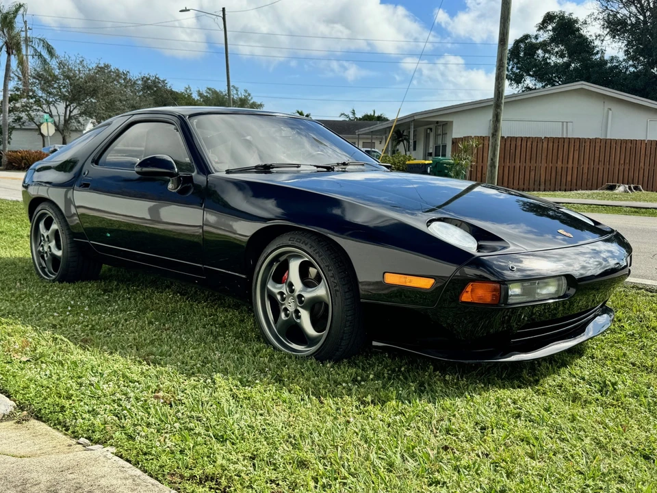 1982 Porsche 928 - Image 22 of 31