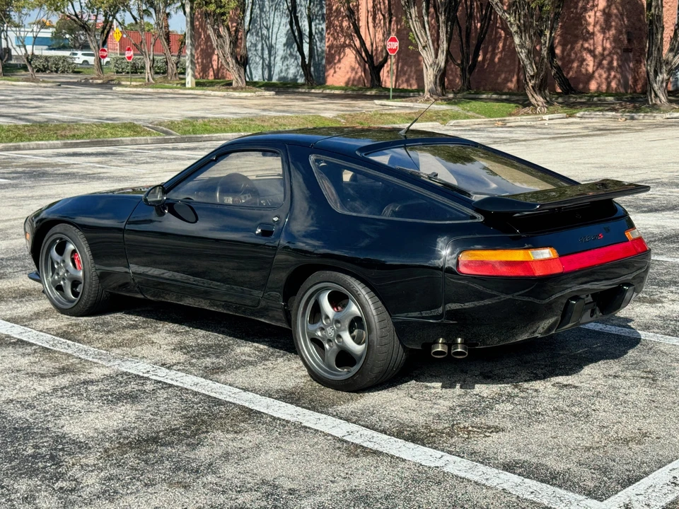 1982 Porsche 928 - Image 11 of 31