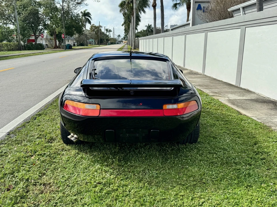 1982 Porsche 928 - Image 13 of 31