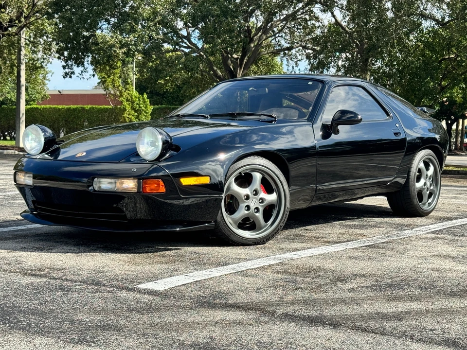 1982 Porsche 928 - Image 2 of 31