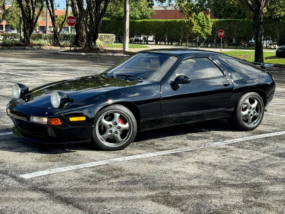 1982 Porsche 928 - Image 8 of 31