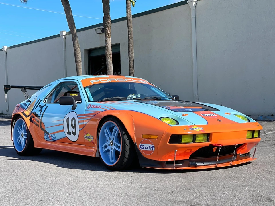 1982 Porsche 928 - Image 2 of 31