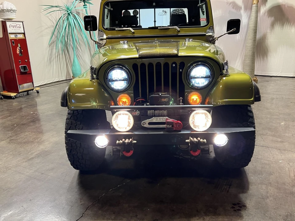 1984 Jeep CJ8 Scrambler - Image 14 of 31