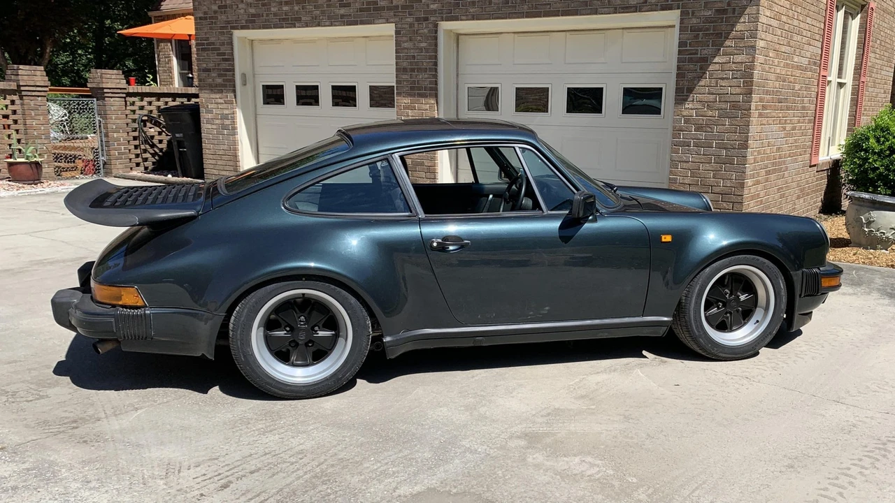 1984 Porsche 911 Carrera 3.2 - Image 13 of 31