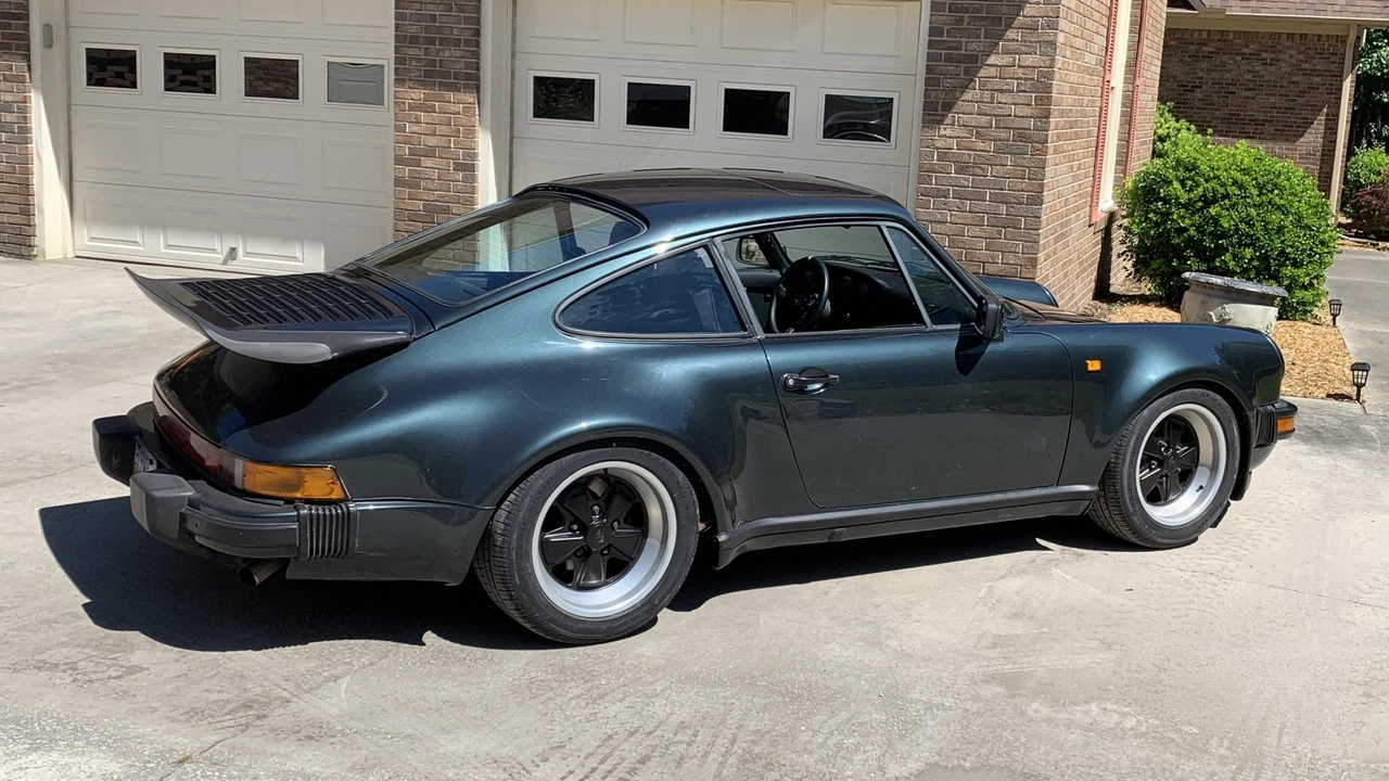 1984 Porsche 911 Carrera 3.2 - Image 15 of 31